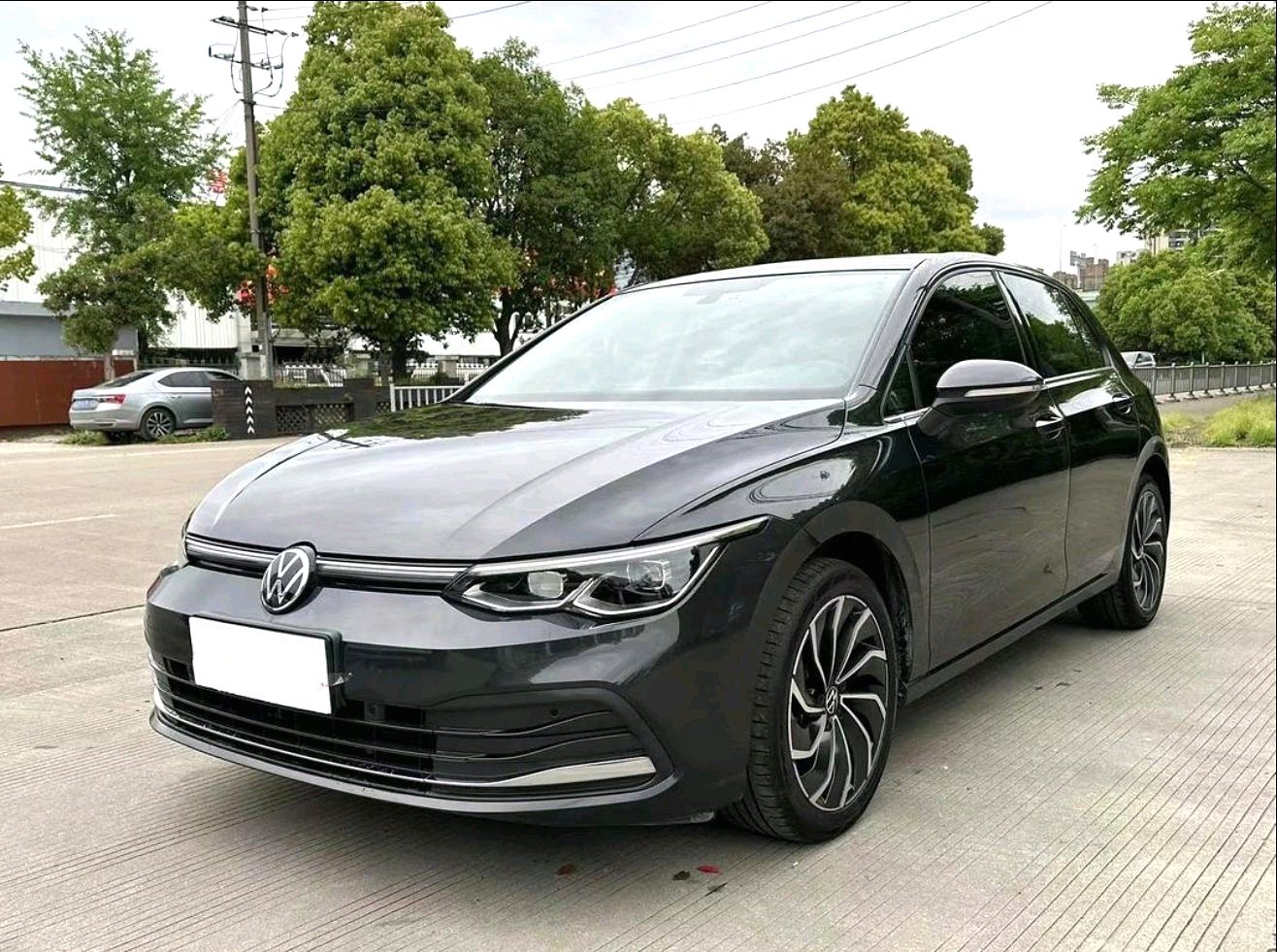 Volkswagen Golf 2023 car image 