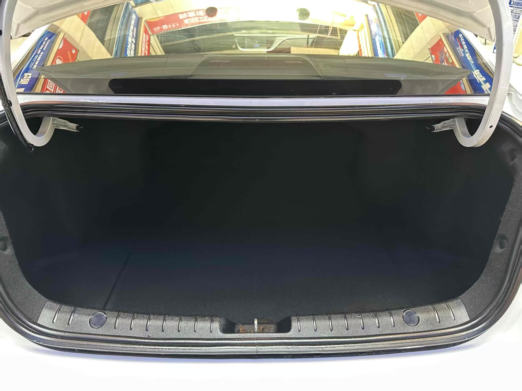 GEELY Emgrand 2021 car image #12