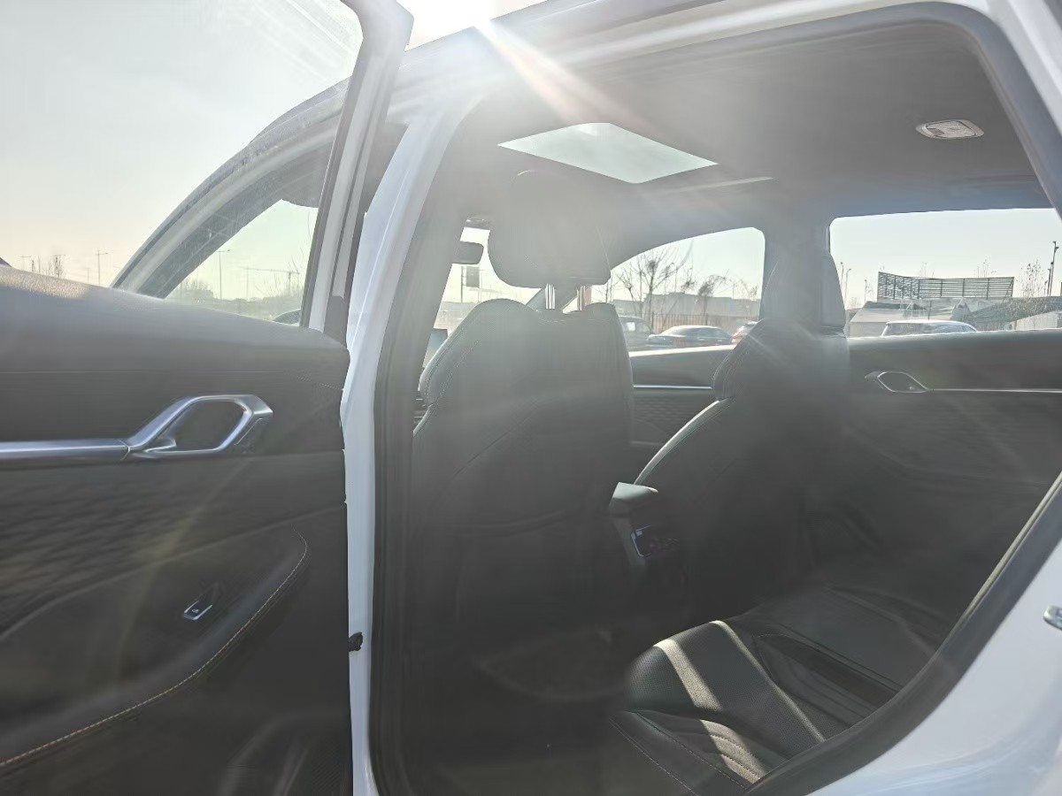 GEELY Coolray 2024 car image #3