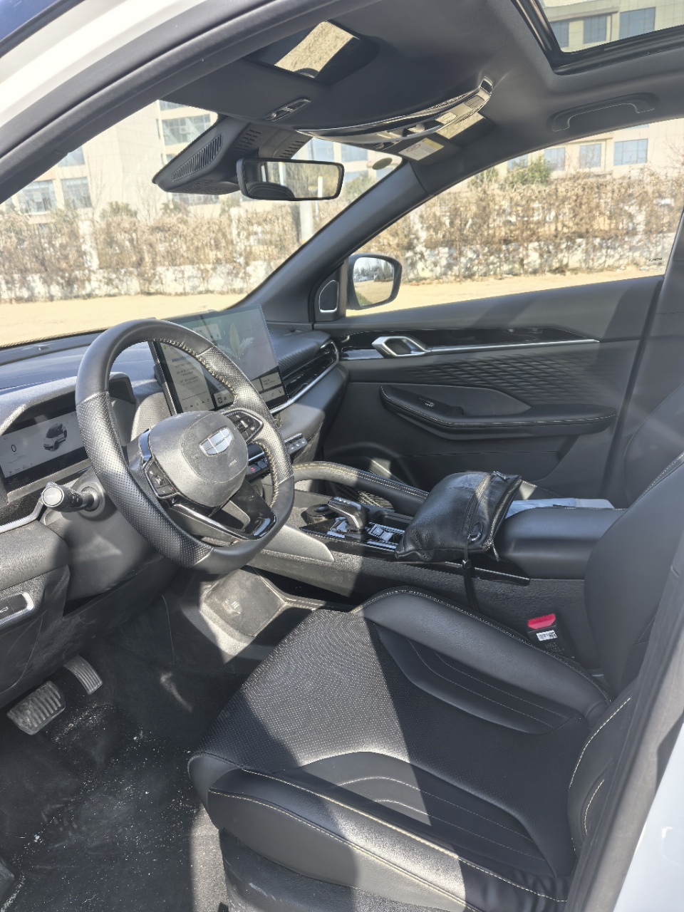 GEELY Coolray 2024 car image #8