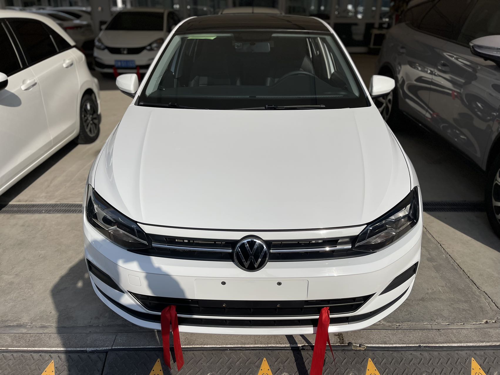 Volkswagen Polo 2023 car image #2