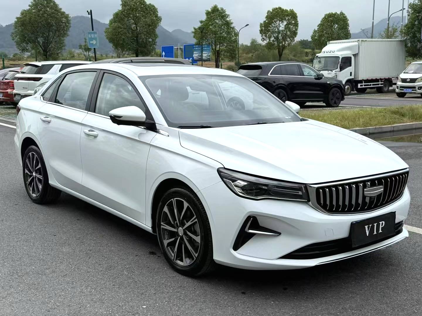GEELY Emgrand 2024 #8 GEELY Emgrand 2024 car image #8