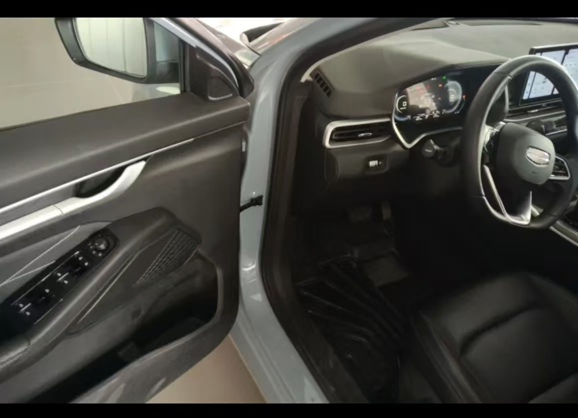 GEELY Emgrand 2024 car image #7