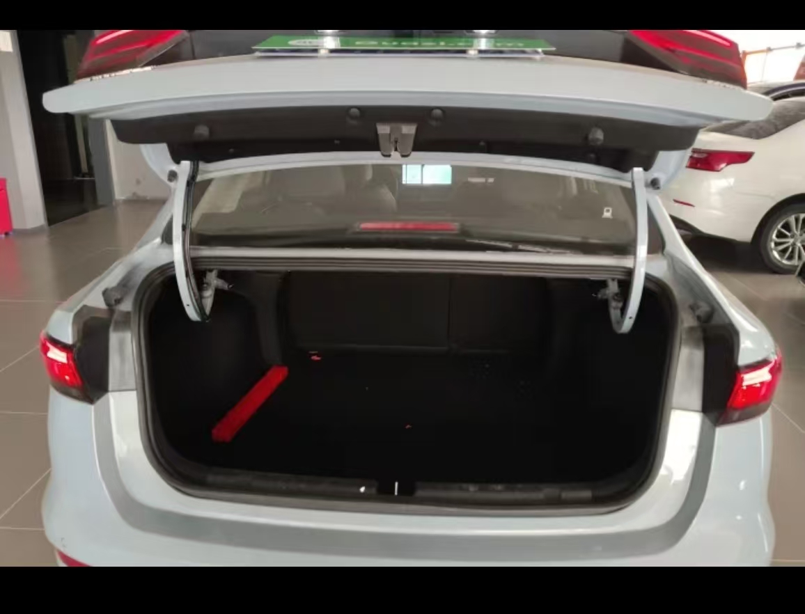 GEELY Emgrand 2024 car image #15