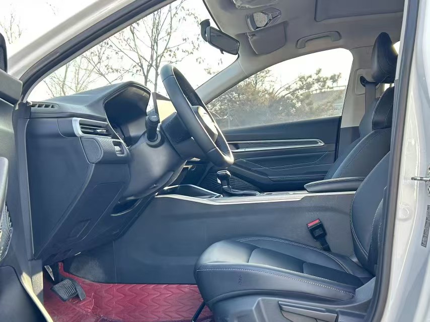 GEELY Emgrand 2025 car image #7