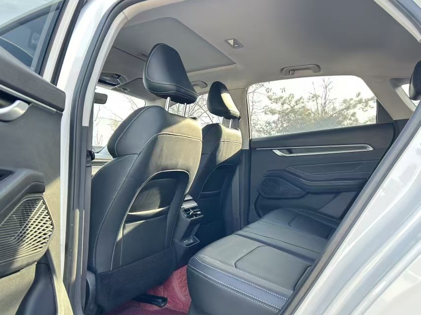 GEELY Emgrand 2025 car image #6