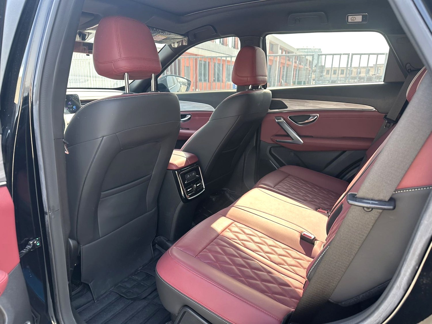 Jetour X70 PLUS 2023 car image #3