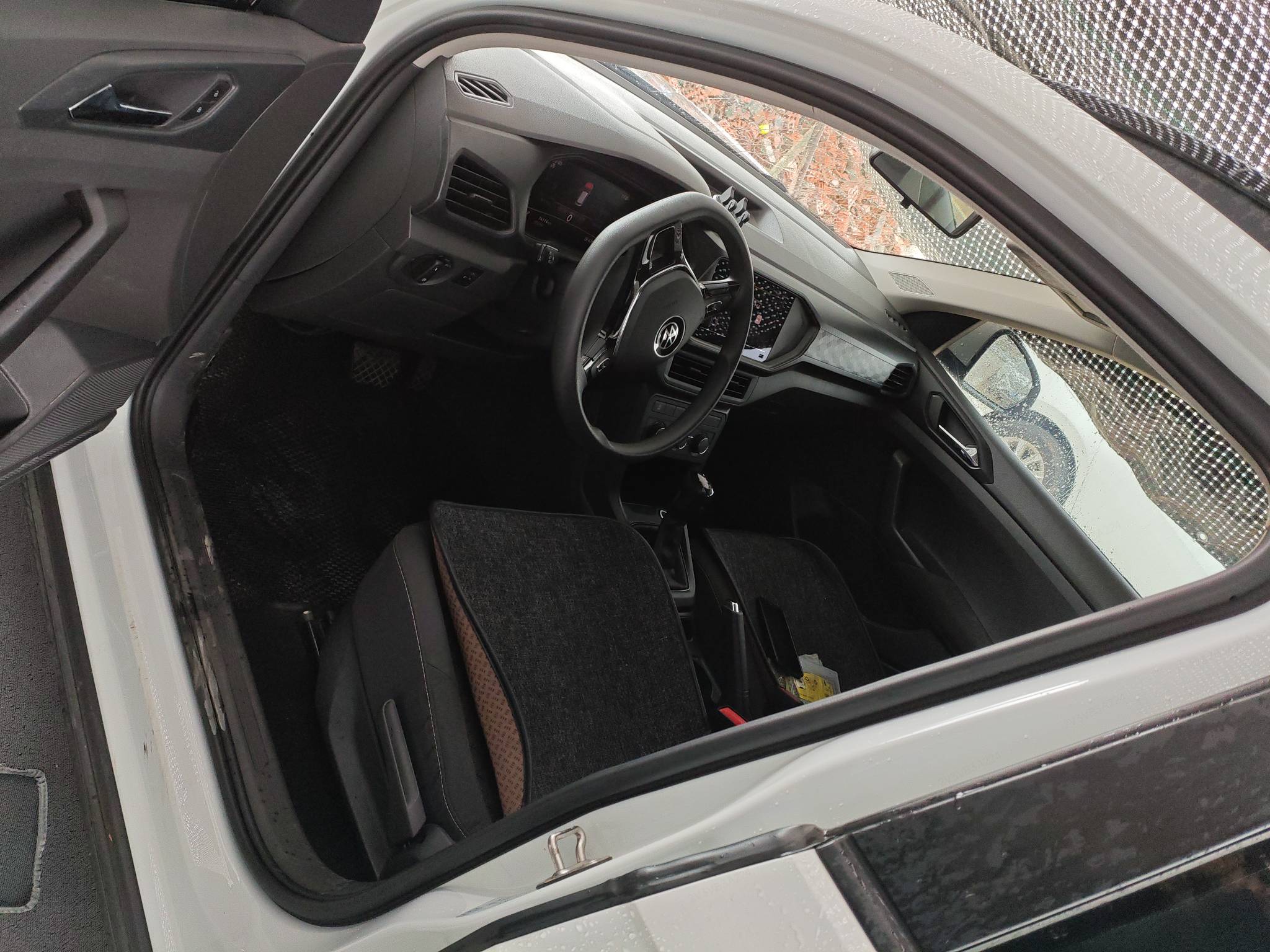 Volkswagen T-Cross 2023 #2 Volkswagen T-Cross 2023 car image #2