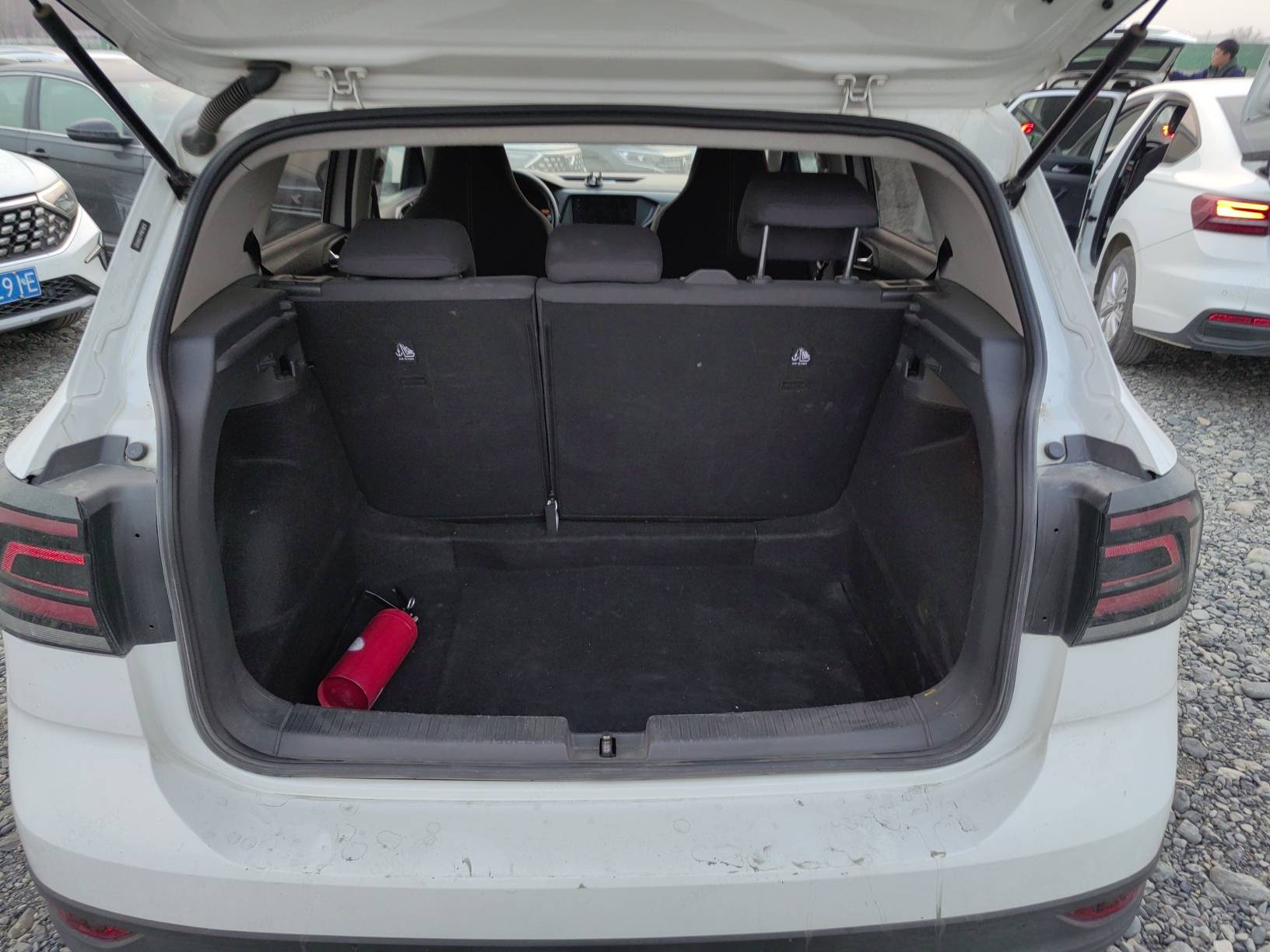 Volkswagen T-Cross 2023 car image #10