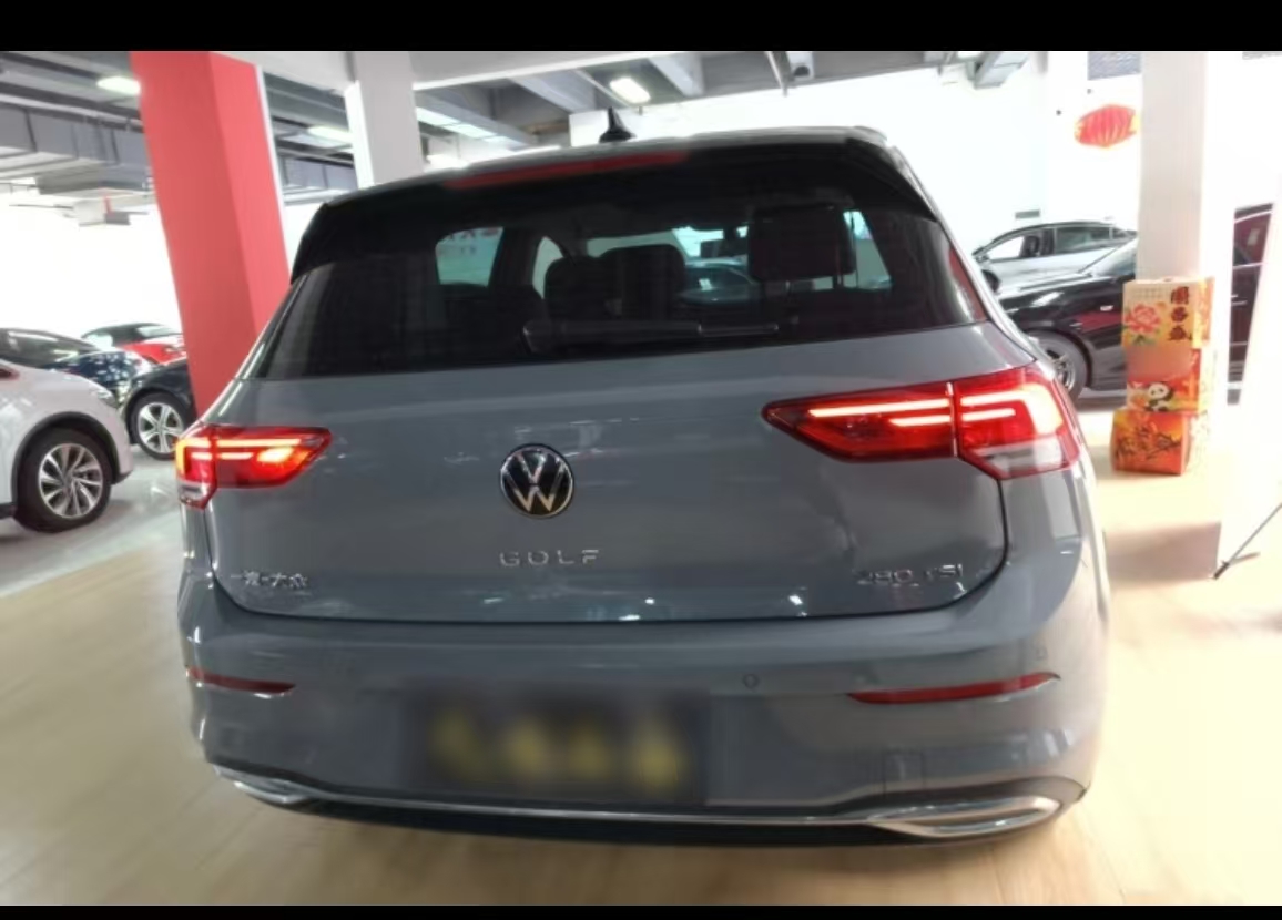 Volkswagen Golf 2023 car image #3