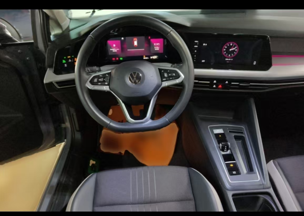 Volkswagen Golf 2023 car image #7