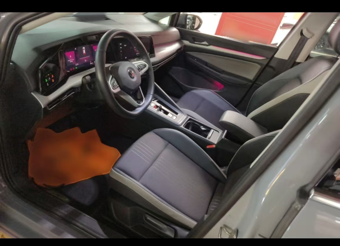 Volkswagen Golf 2023 car image #13
