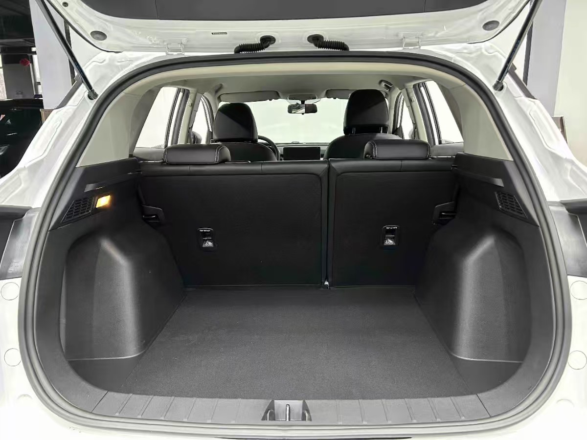 GEELY Coolray 2025 #14 GEELY Coolray 2025 car image #14