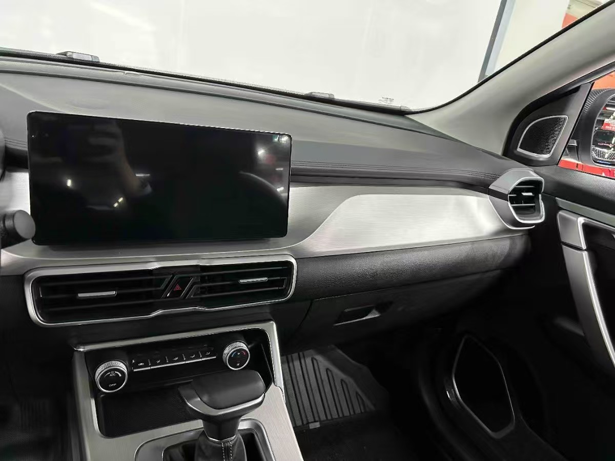 GEELY Coolray 2025 #11 GEELY Coolray 2025 car image #11