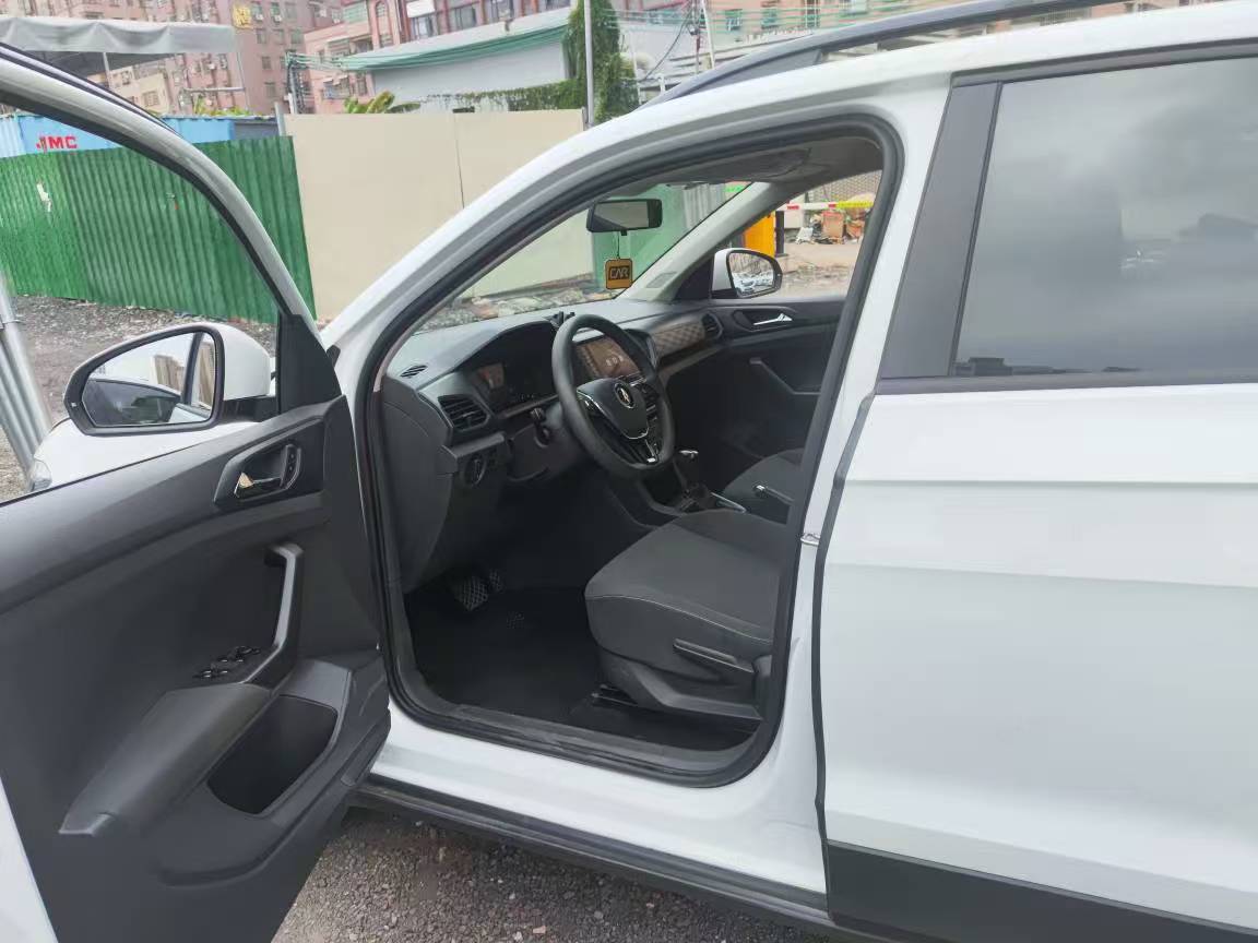 Volkswagen T-Cross 2023 car image #9