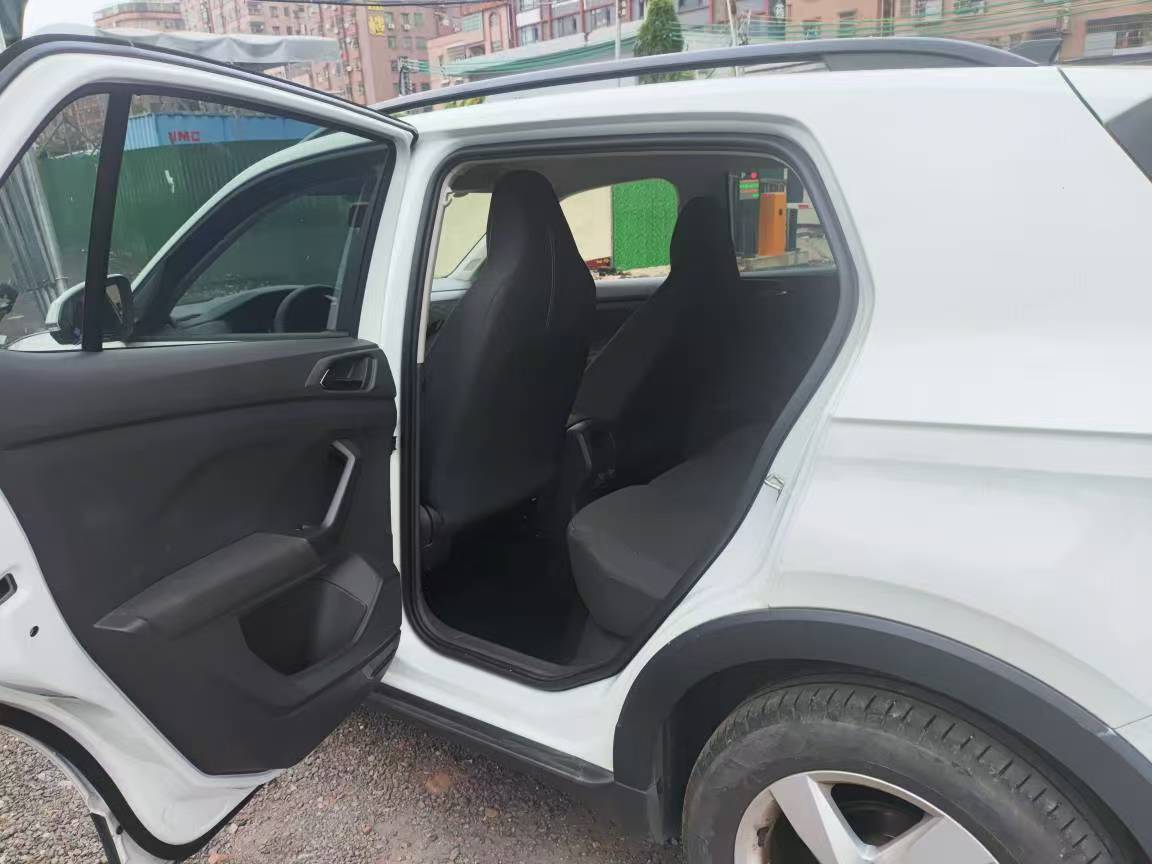 Volkswagen T-Cross 2023 car image #6