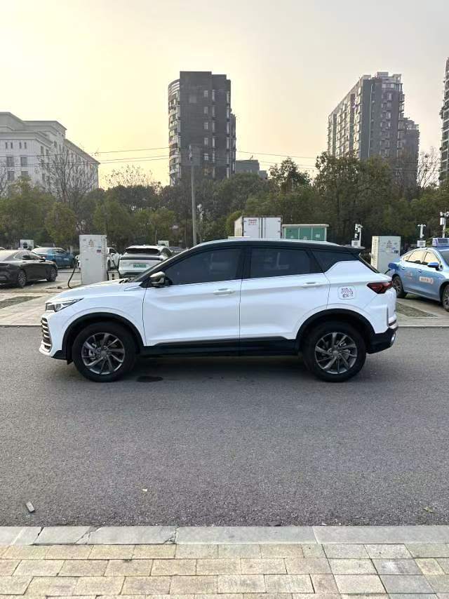 GEELY Coolray 2025 #6 GEELY Coolray 2025 car image #6