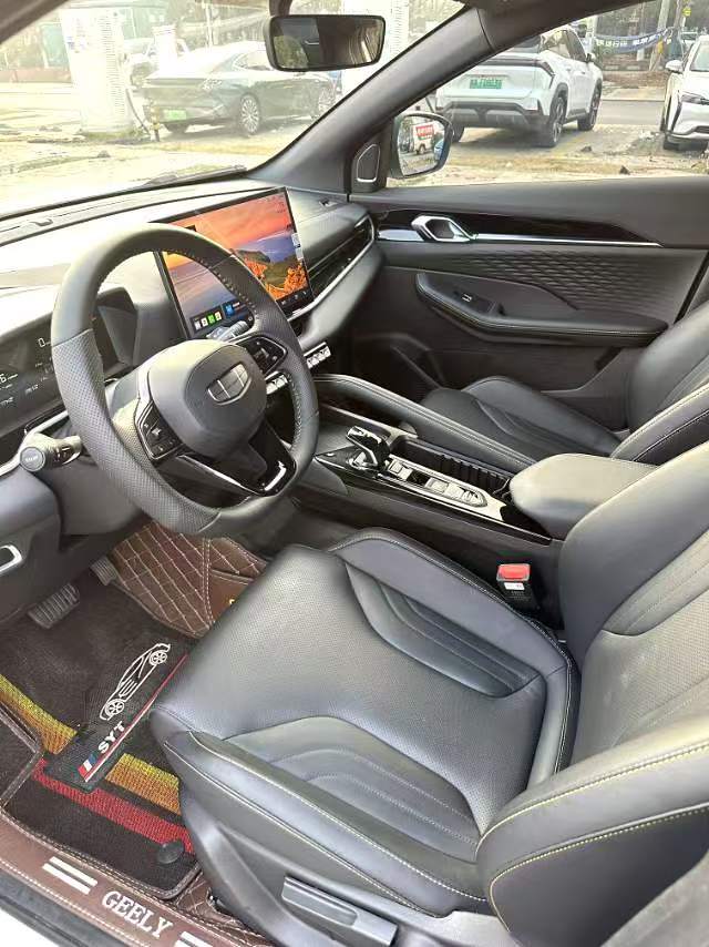 GEELY Coolray 2025 #3 GEELY Coolray 2025 car image #3
