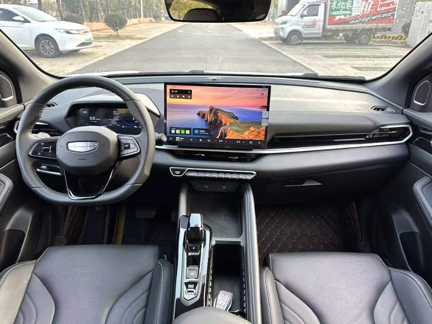 GEELY Coolray 2025 #7 GEELY Coolray 2025 car image #7