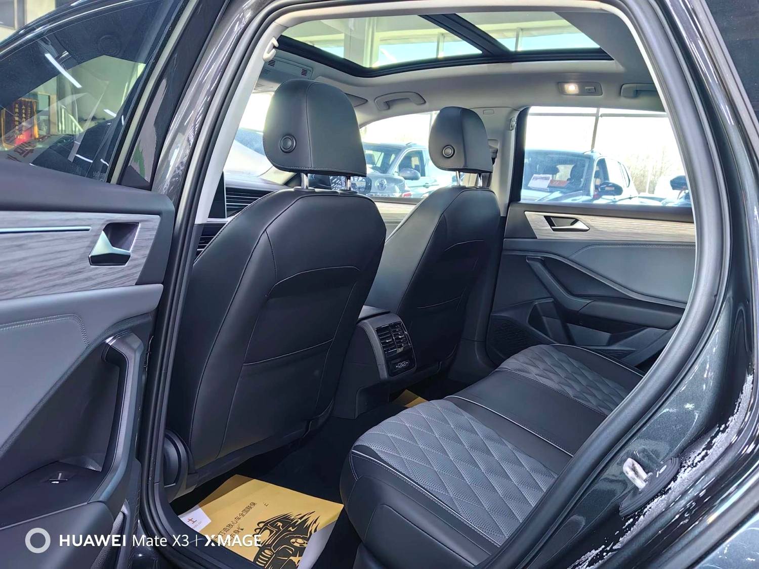 Volkswagen Sagitar 2025 imagem de carro #2