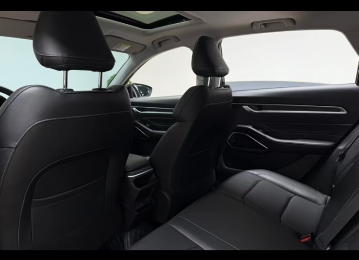 GEELY Emgrand 2022 #2 GEELY Emgrand 2022 car image #2