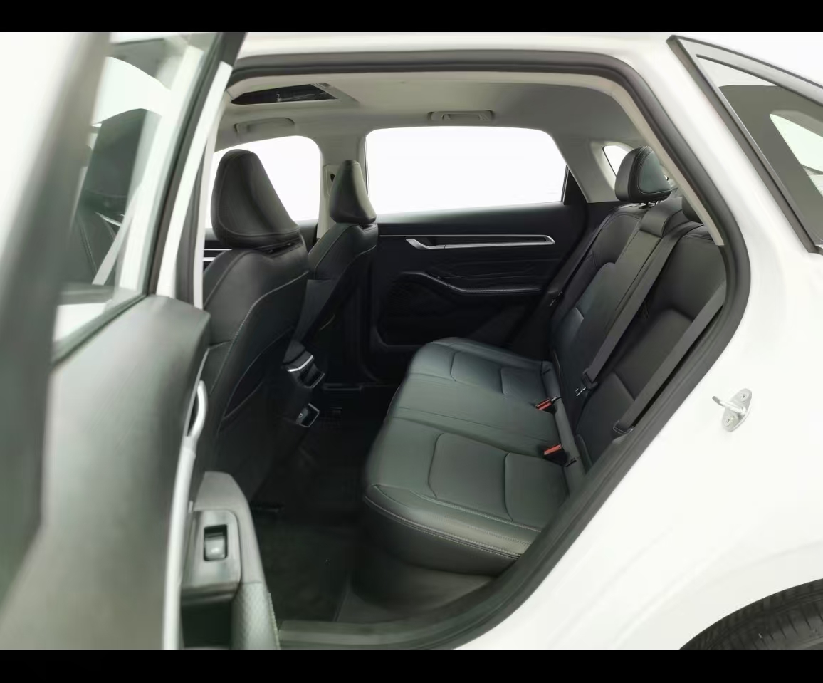 GEELY Emgrand 2024 car image #9