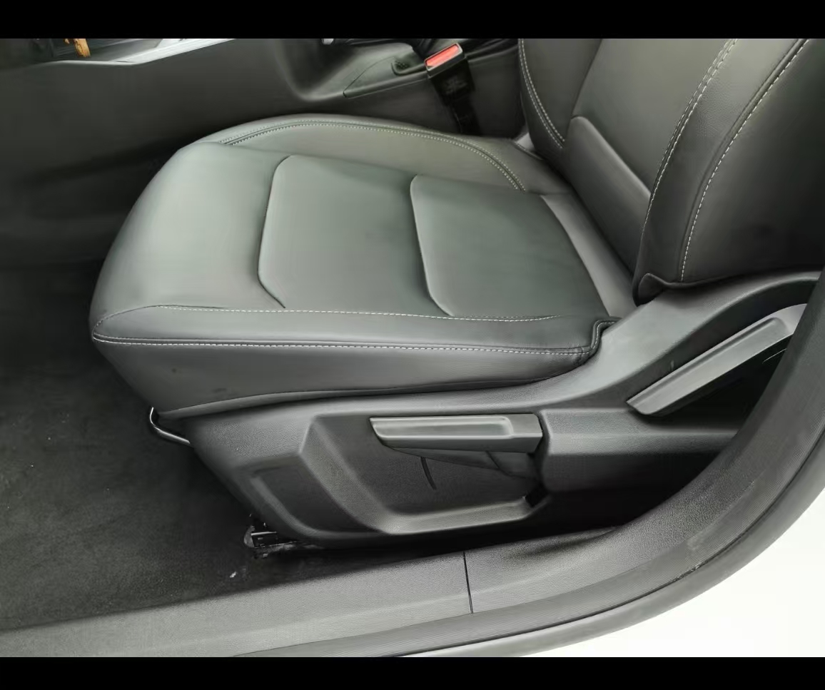 GEELY Emgrand 2024 car image #12