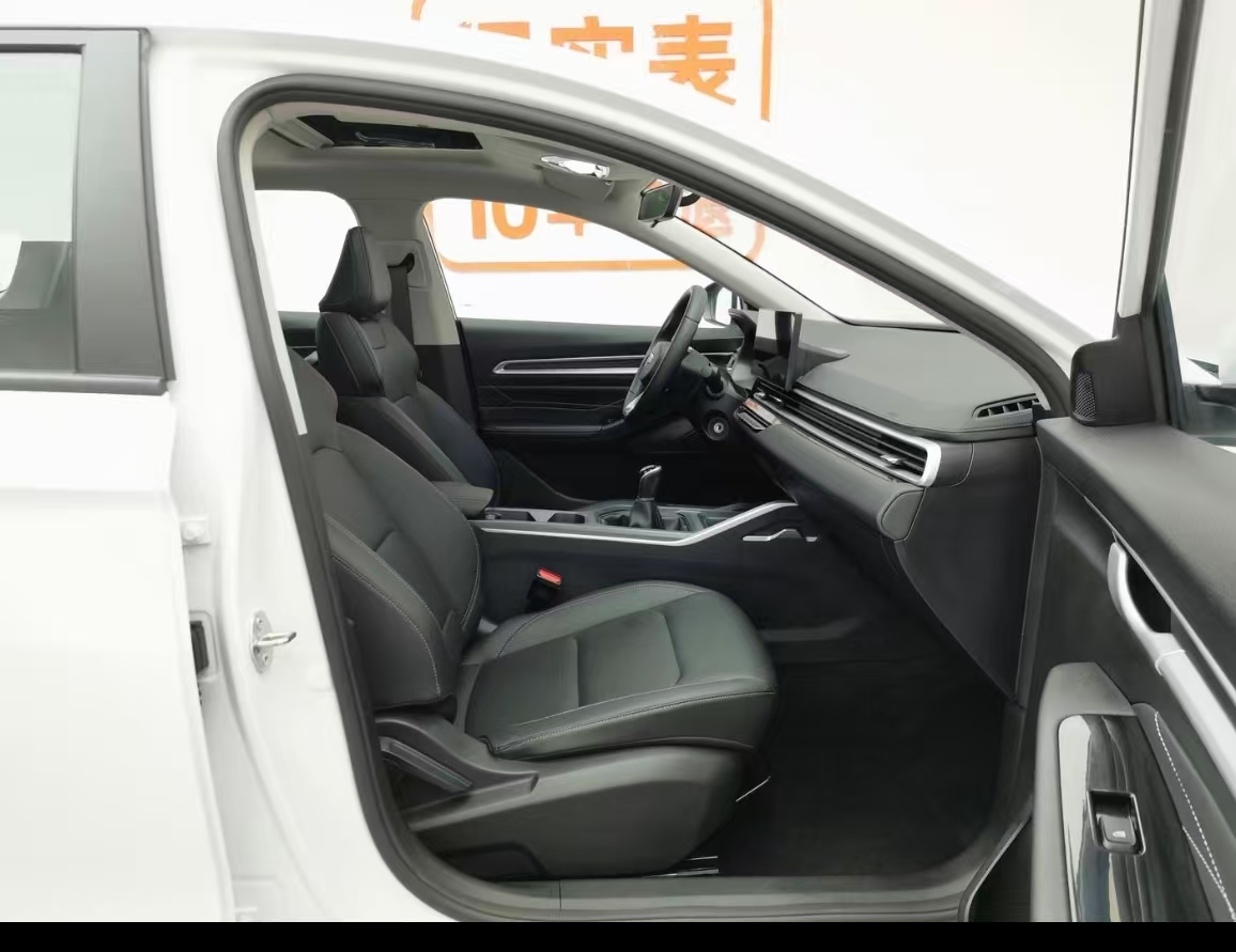 GEELY Emgrand 2024 car image #11