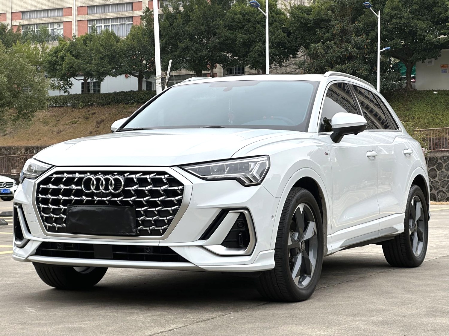 Audi Q3 2023 Audi Q3 2023 car image