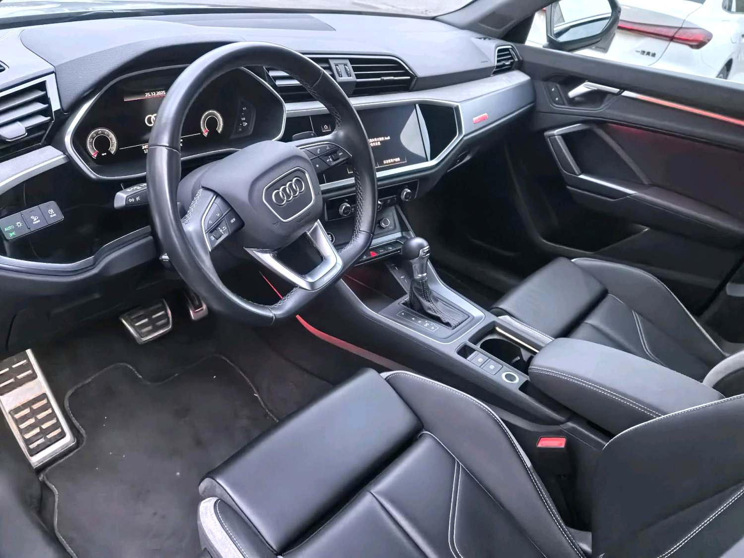 Audi Q3 2023 #4 Audi Q3 2023 car image #4