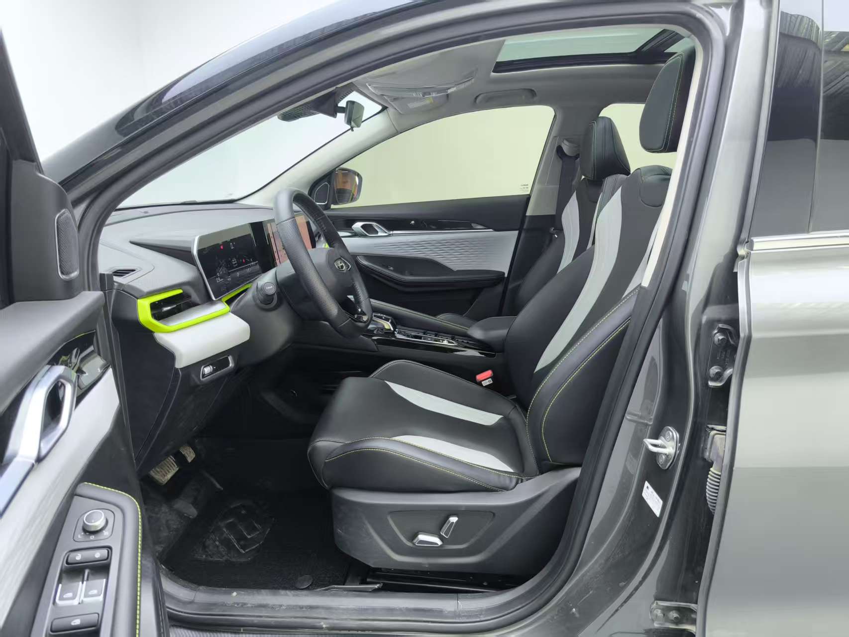 GEELY Coolray 2024 #6 GEELY Coolray 2024 car image #6