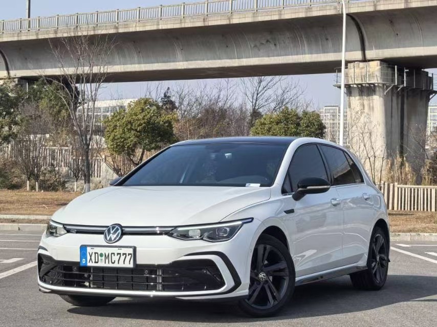 Volkswagen Golf 2023 car image 