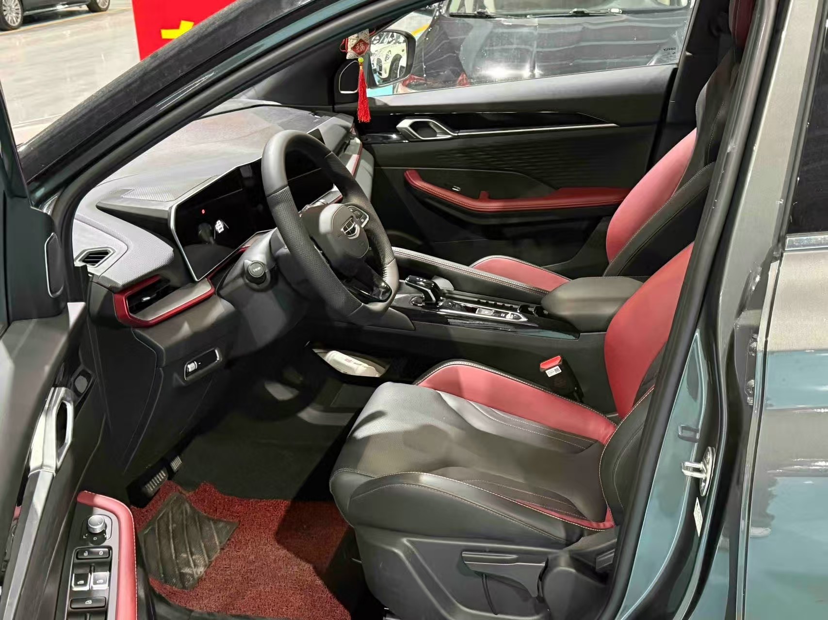 GEELY Coolray 2023 car image #3