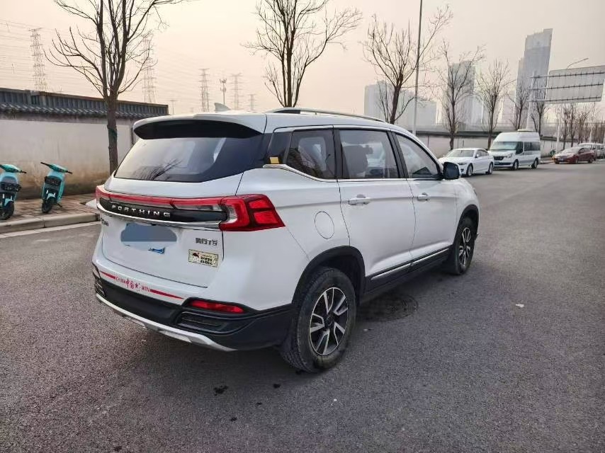 Forthing T5 2023 #6 Forthing T5 2023 immagine di auto #6