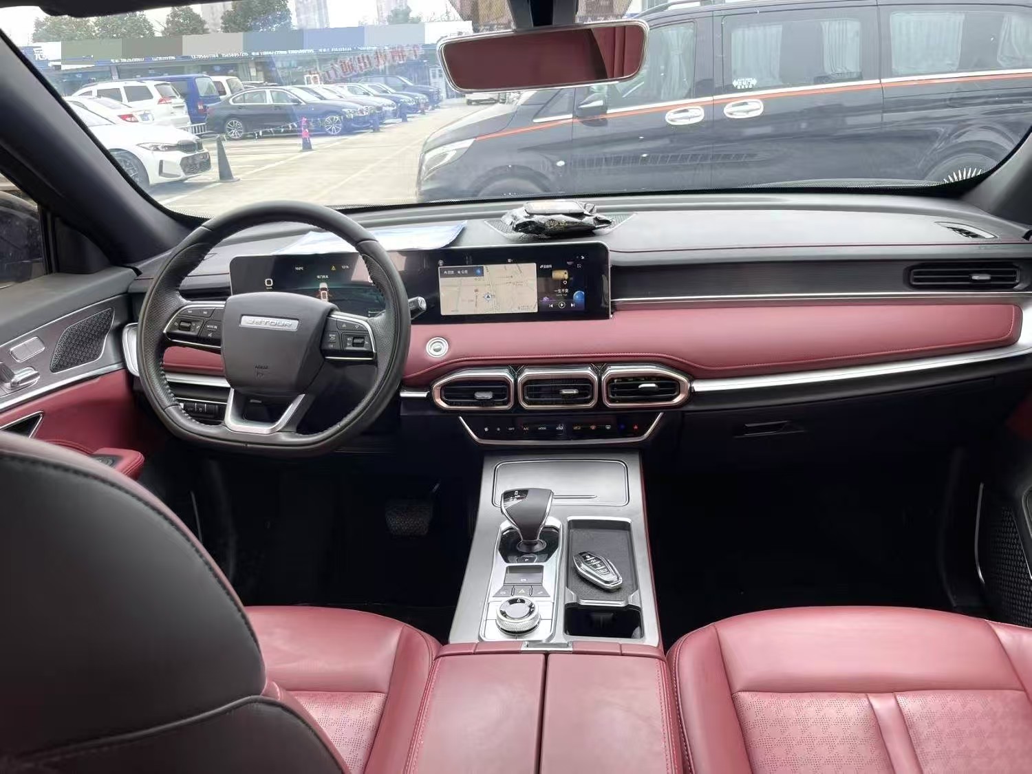Jetour X70 PLUS 2025 #4 Jetour X70 PLUS 2025 car image #4