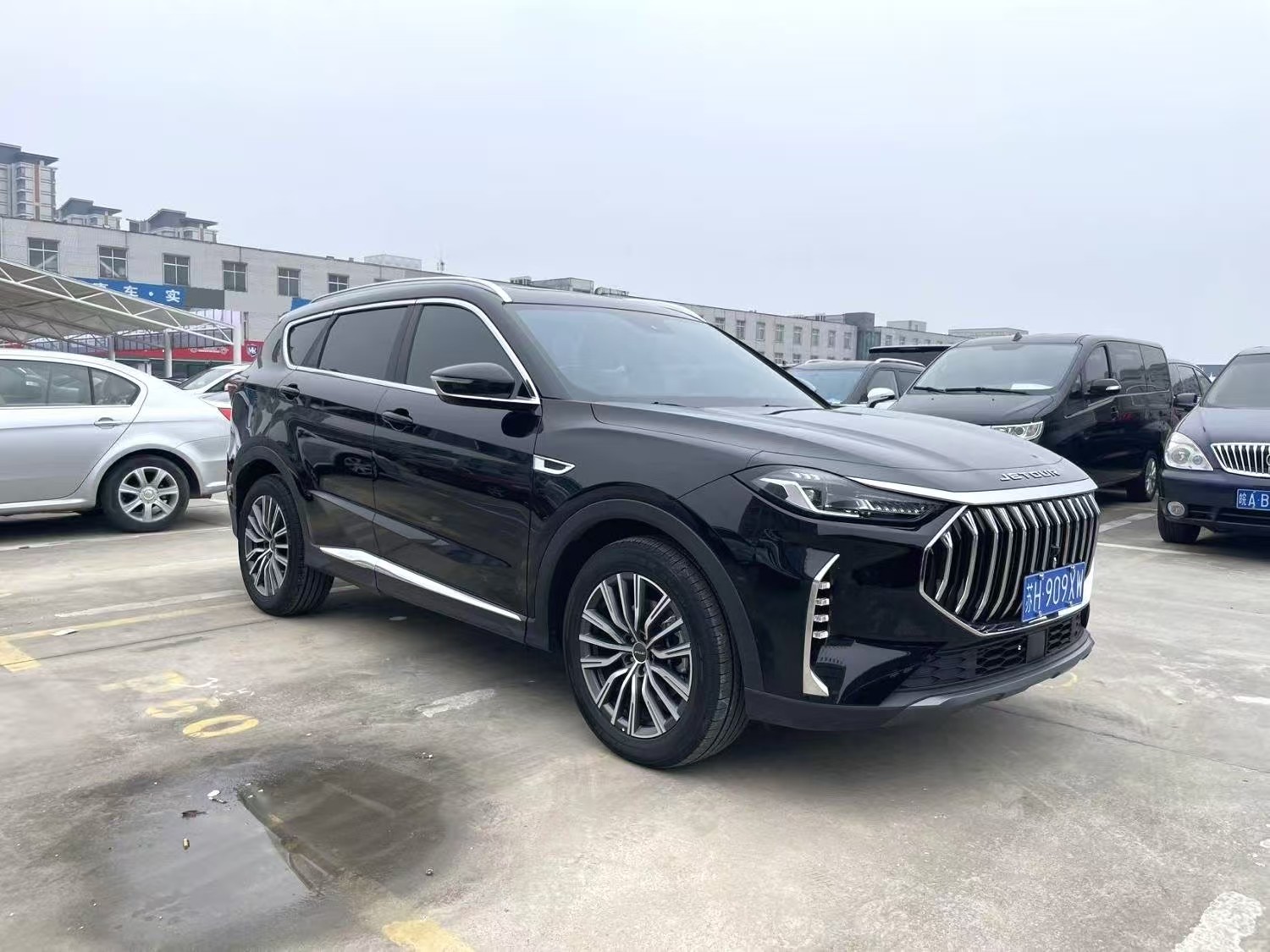 Jetour X70 PLUS 2025 #2 Jetour X70 PLUS 2025 car image #2