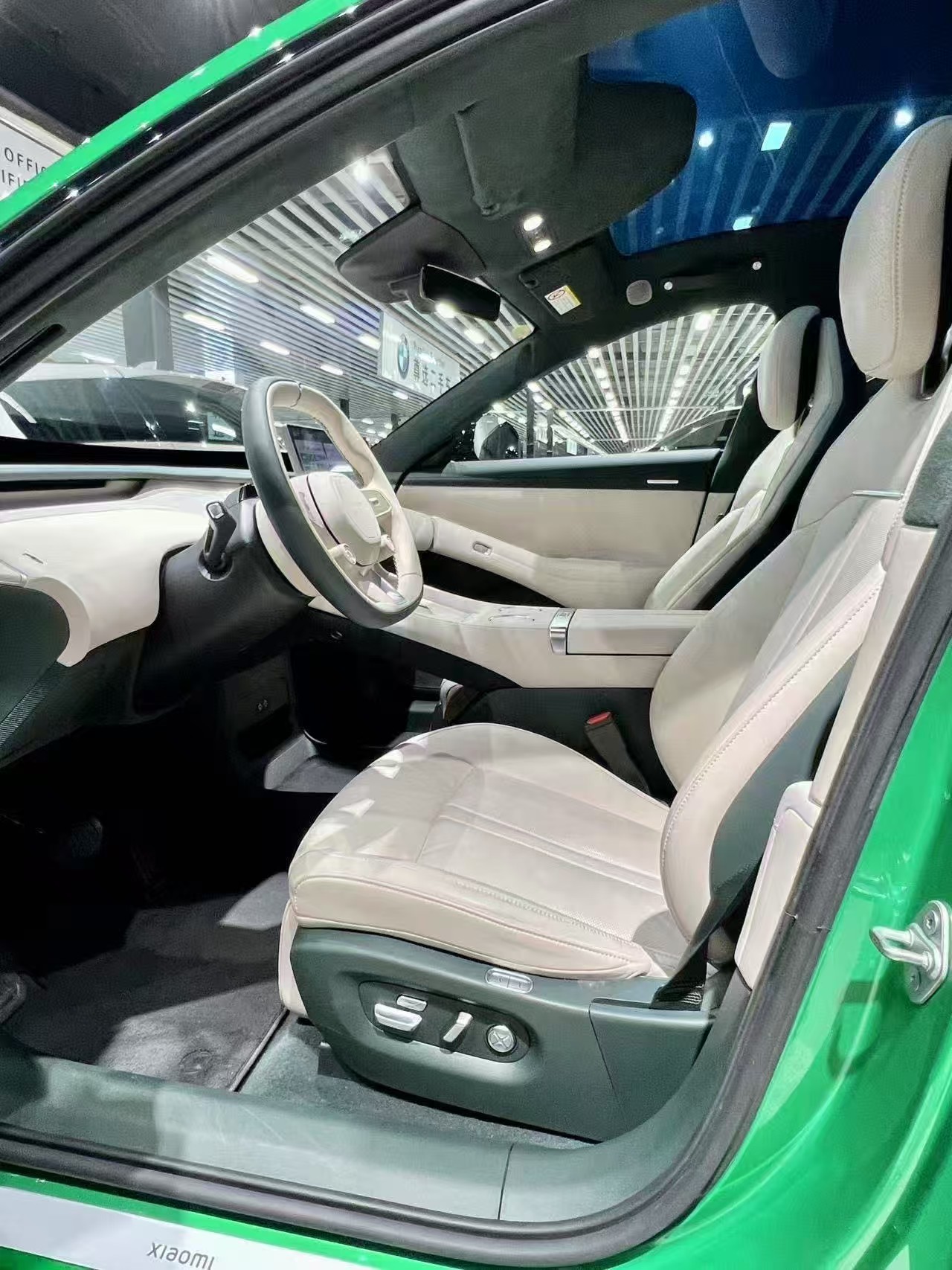 MI YU7 2025 immagine di auto #2