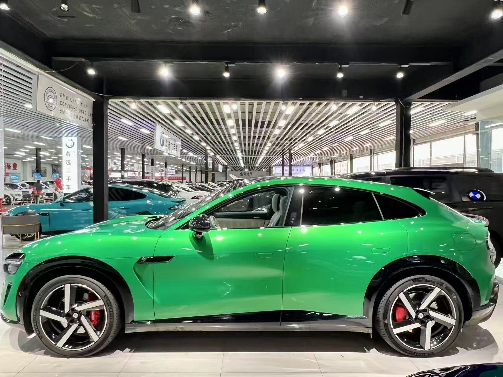 MI YU7 2025 immagine di auto #9