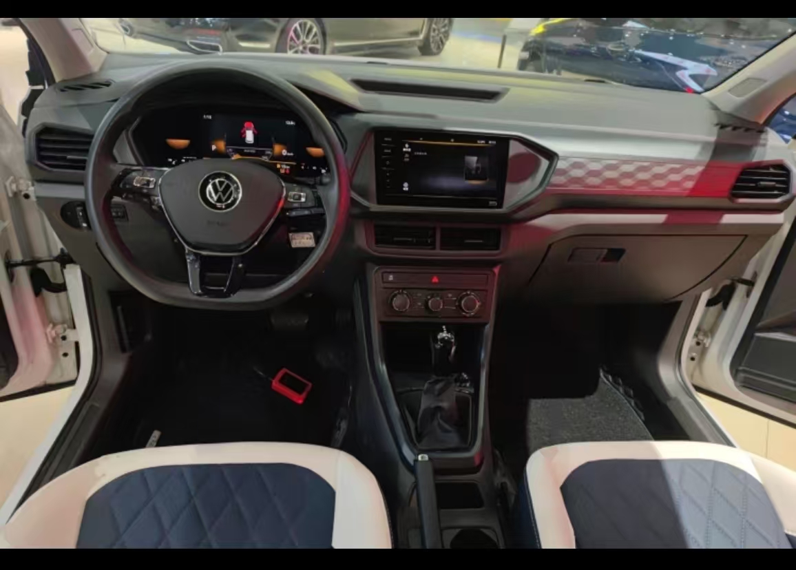 Volkswagen T-Cross 2023 car image #10