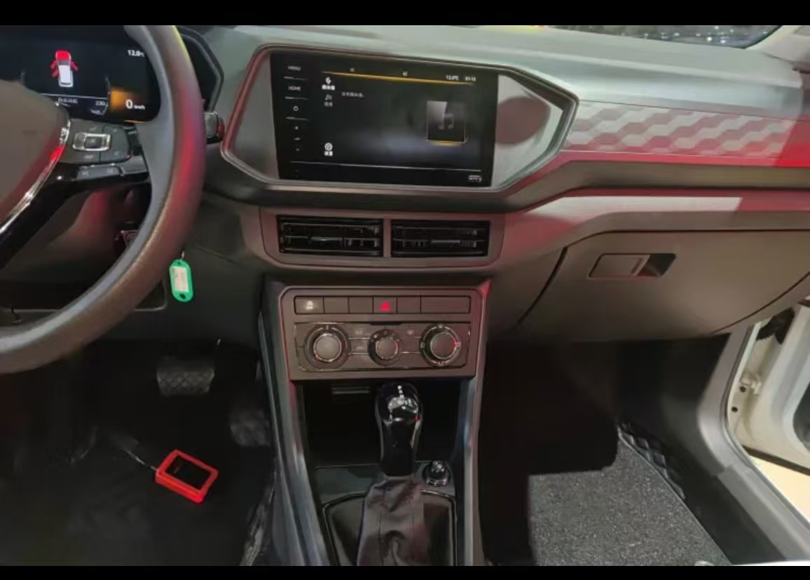 Volkswagen T-Cross 2023 car image #7