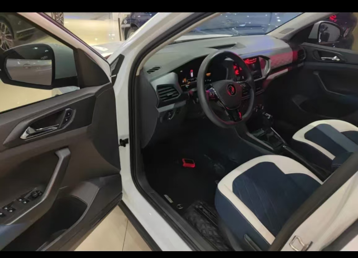 Volkswagen T-Cross 2023 car image #5