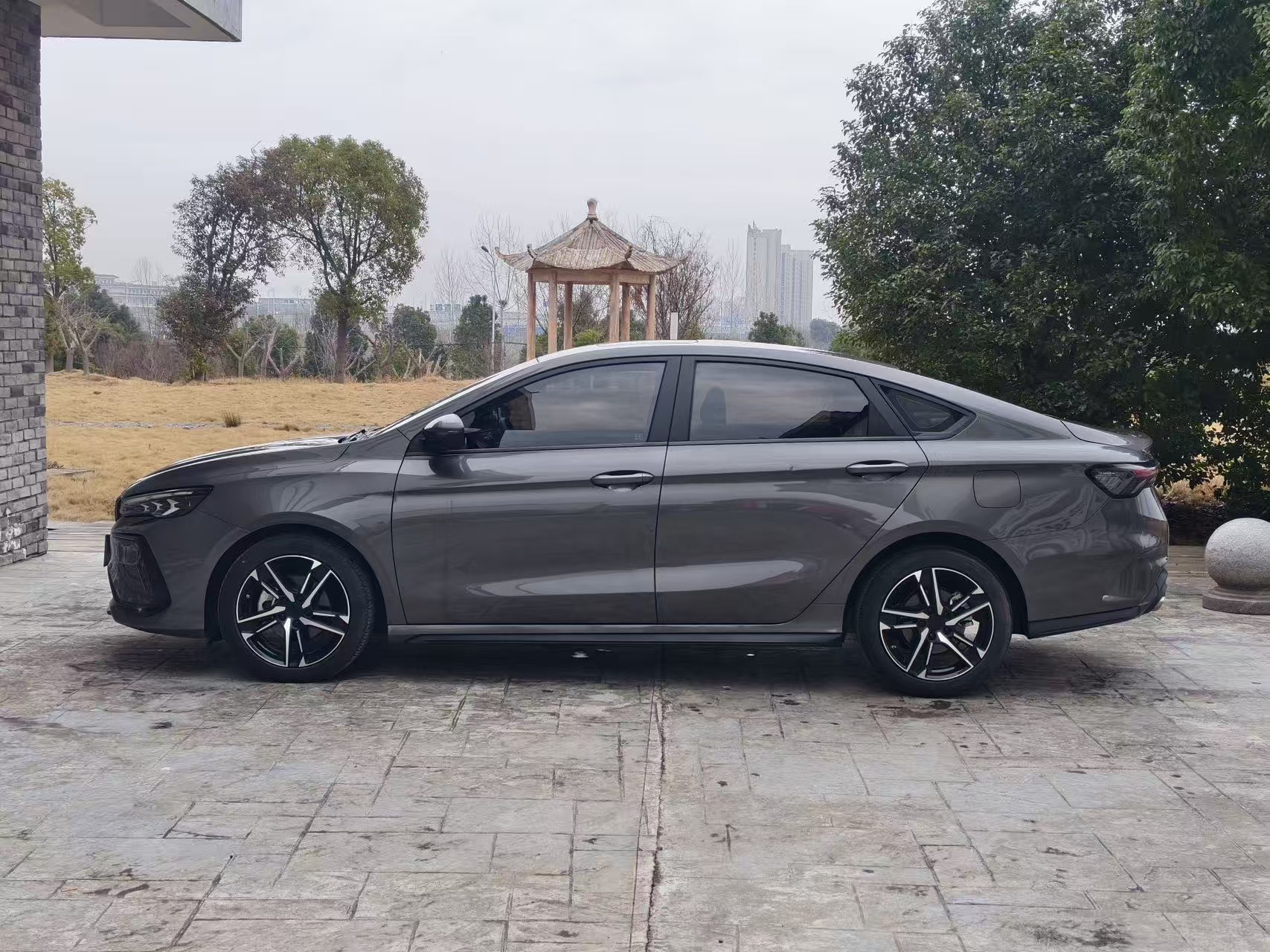 GEELY Binray 2023 car image #9