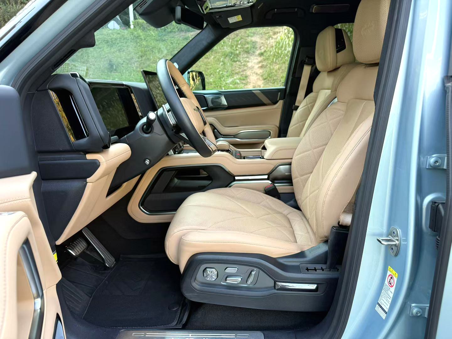 FangChengBao Leopard 8 2024 #3 FangChengBao Leopard 8 2024 car image #3