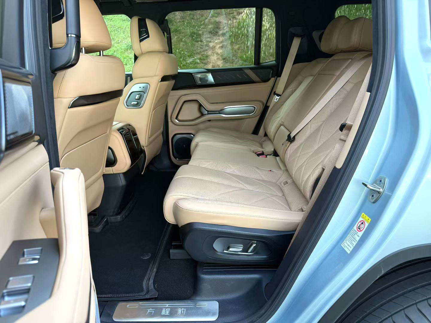 FangChengBao Leopard 8 2024 #4 FangChengBao Leopard 8 2024 car image #4