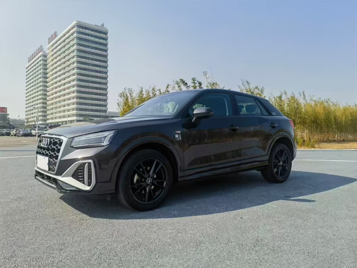 Audi Q2L 2023 car image 