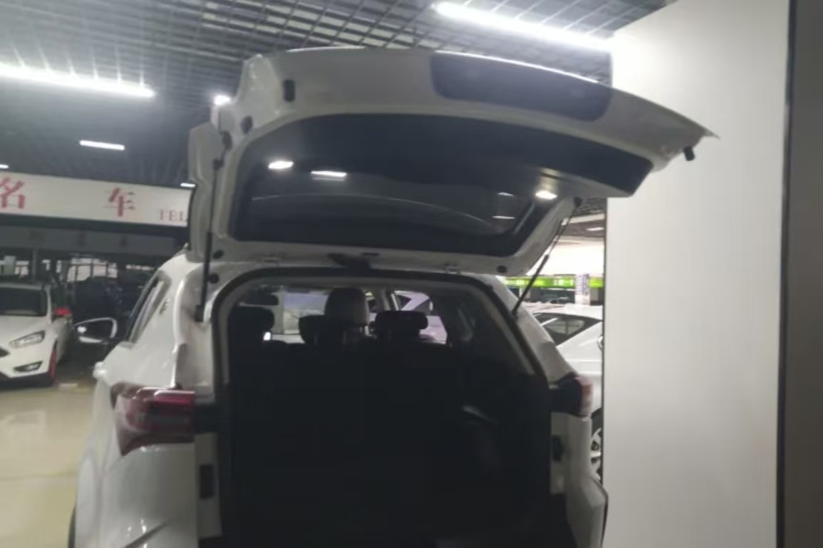 Jetour X70 2023 car image #11