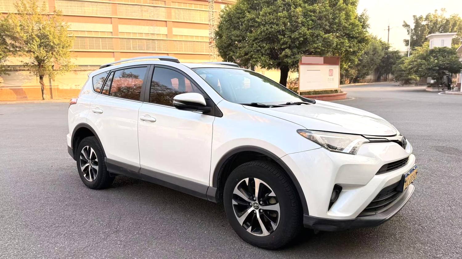 Toyota RAV4 2019 #3 Toyota RAV4 2019 car image #3