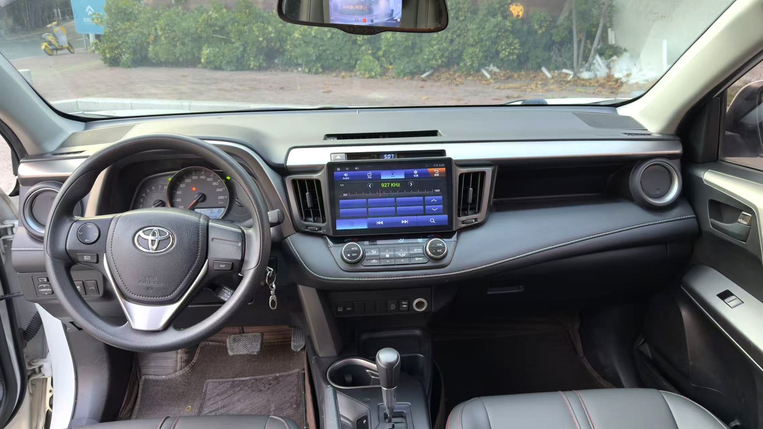 Toyota RAV4 2019 #4 Toyota RAV4 2019 car image #4