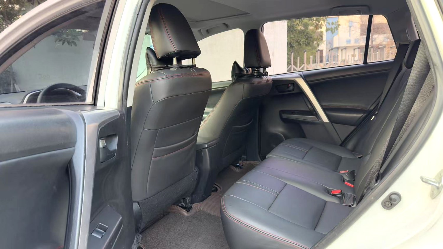Toyota RAV4 2019 #5 Toyota RAV4 2019 car image #5