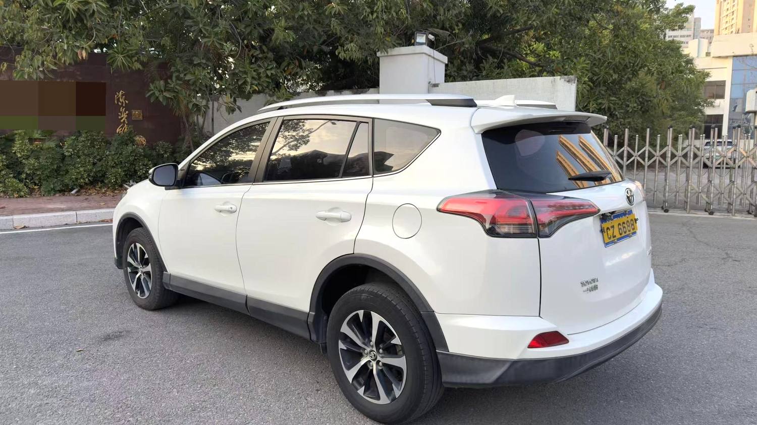 Toyota RAV4 2019 #2 Toyota RAV4 2019 car image #2